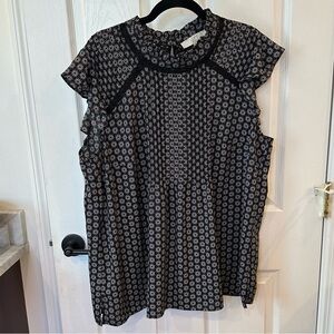 EUC Classic Black & White Patterned Sleeveless Top